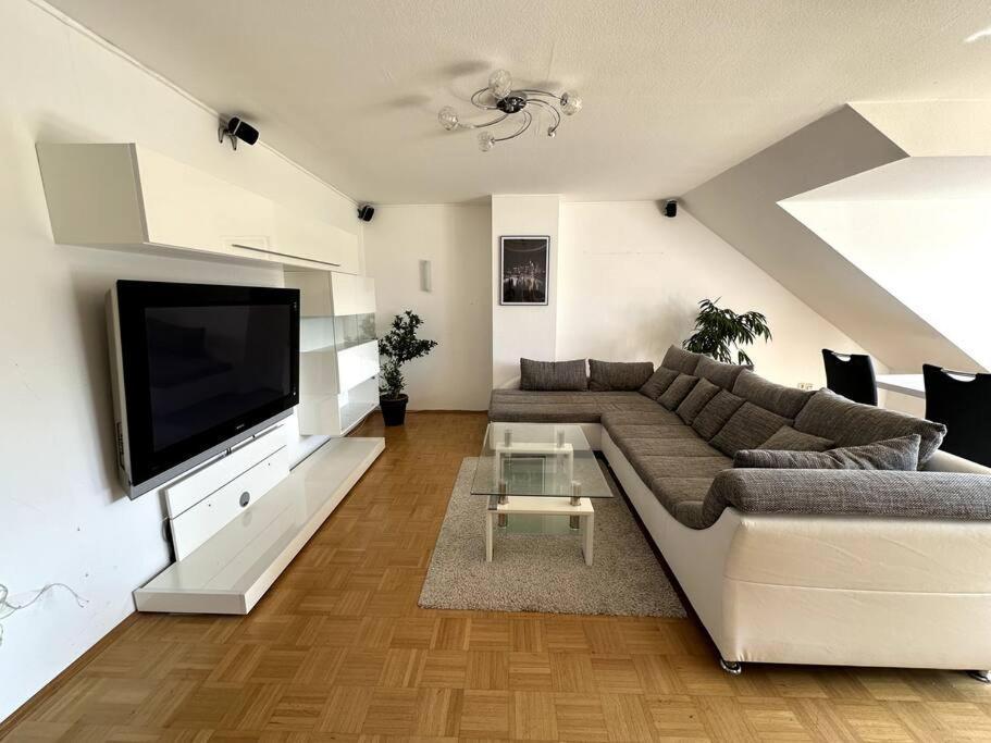 2-Zimmer-Wohnung Mit Balkon & Guter Anbindung In Ашафенбург Екстериор снимка