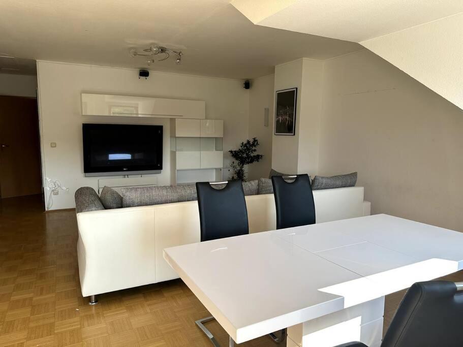 2-Zimmer-Wohnung Mit Balkon & Guter Anbindung In Ашафенбург Екстериор снимка